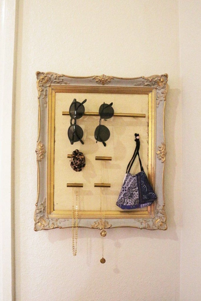 Convert A Vintage Photo Frame Into An Accessories Holder