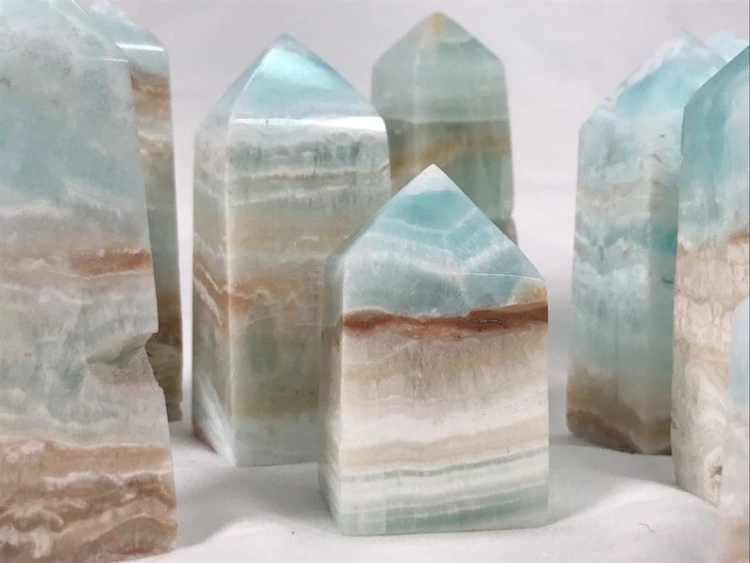 Caribbean Calcite Points / Blue Ocean Crystal / Aragonite / Image 0