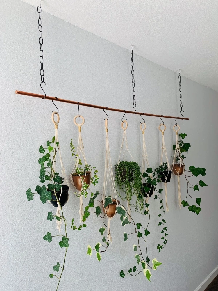 6 – Easy Hanging Plant Stand