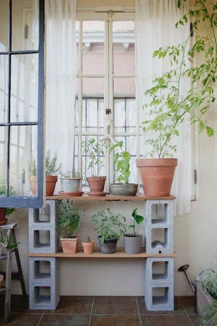 12 – DIY Plant Stand Bench