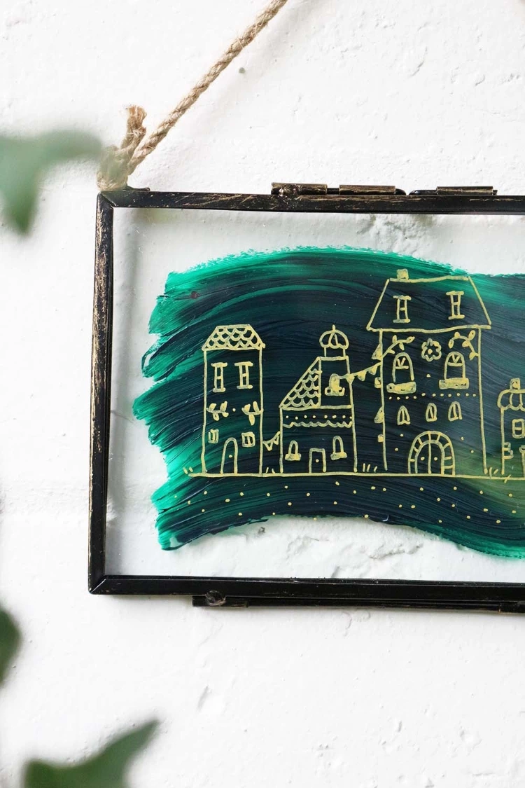 DIY: 6 Beautiful Pressed Glass Frame Ideas To Try!