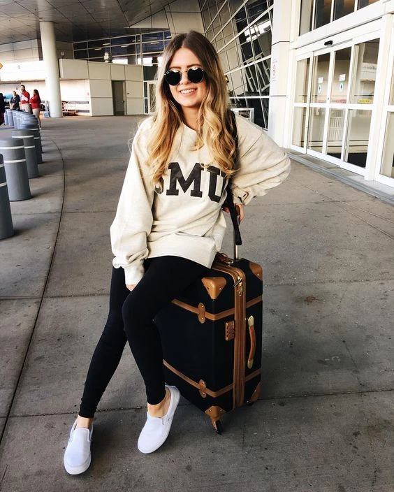 17 Airport Outfit Ideas! (For Summer, Winter, Short Flights AND Long Hauls.)