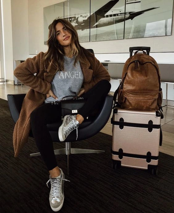 17 Airport Outfit Ideas For Summer Winter Short Flights AND Long Hauls